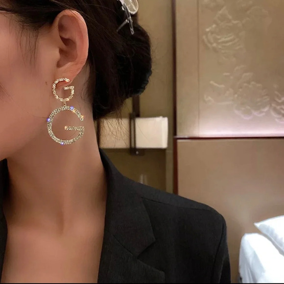 NEW Fashion earrings in your choice of silver or gold tone. - Picture 3 of 6